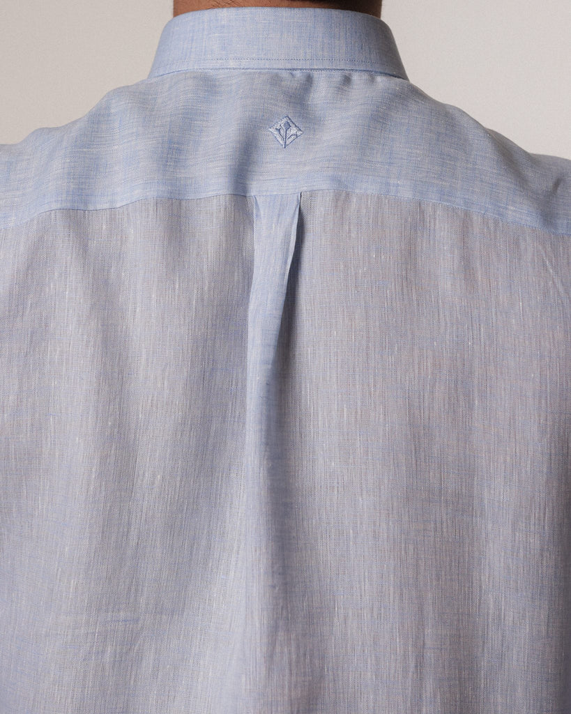 collar pale-blue
